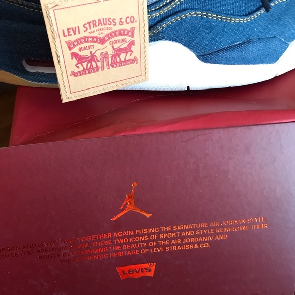 NIB Air Jordan Retro IV Levis - Picture 5 of 7